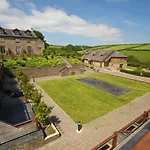 Dartmouth Green Lodges