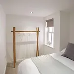 Host & Stay - Park View Apartment
