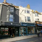 St James'S Townhouse - Patio - By Brighton Holiday Lets