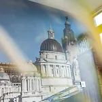 Luxurious Liverpool City Apartment Sleeps 10