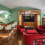 Sea-Facing Art Deco Apartment