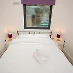 8 Compass Point