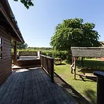 Oaks Log Cabins