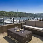 28 Dart Marina
