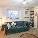 Host & Stay - Middle Farmhouse