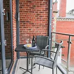 The Office Gardens, Apartment 2
