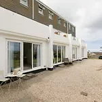 21 Carthew Court