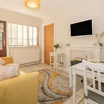 Holly Cottage
