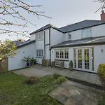 Orchard Lodge