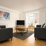 Trafalgar House Apartment Two