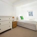 Trafalgar House Apartment Two