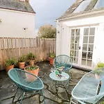 1 Jubilee Cottage