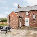 2 North Cottage