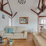 Old Coastguard Apartment 3