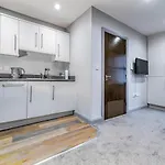 Pass The Keys Lovely 1Br Apt In No 1 Location With Top Amenities