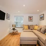 Captain'S Cabin