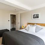 Luxury 3Bdr Conversion W/Private Rooftop Terrace