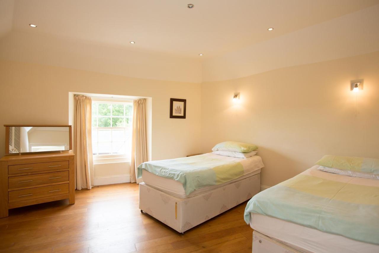 The Guest Wing Apartament Tenby