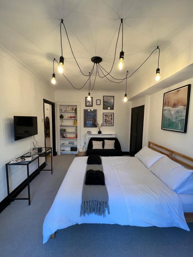 Stylish Basement Studio, With Outdoor Space * Hove