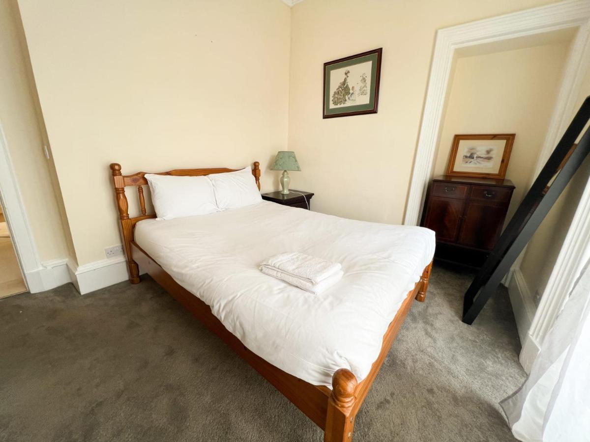 Apartamento Convenient 3br Flat On Leith Walk Edimburgo