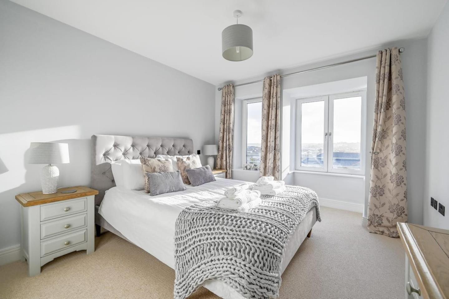 Prázdninový dům Luxury 3-bed House, 300m, Sleeps 6, Parking New Quay