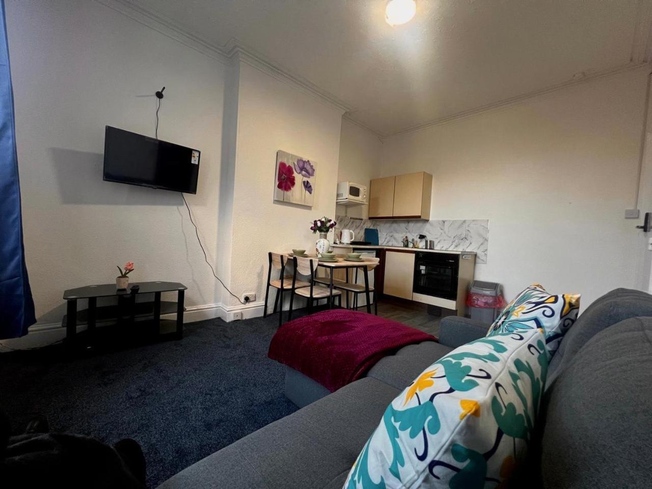 Cozy One Bedroom Flat Sleeps 5 F6 * Skegness