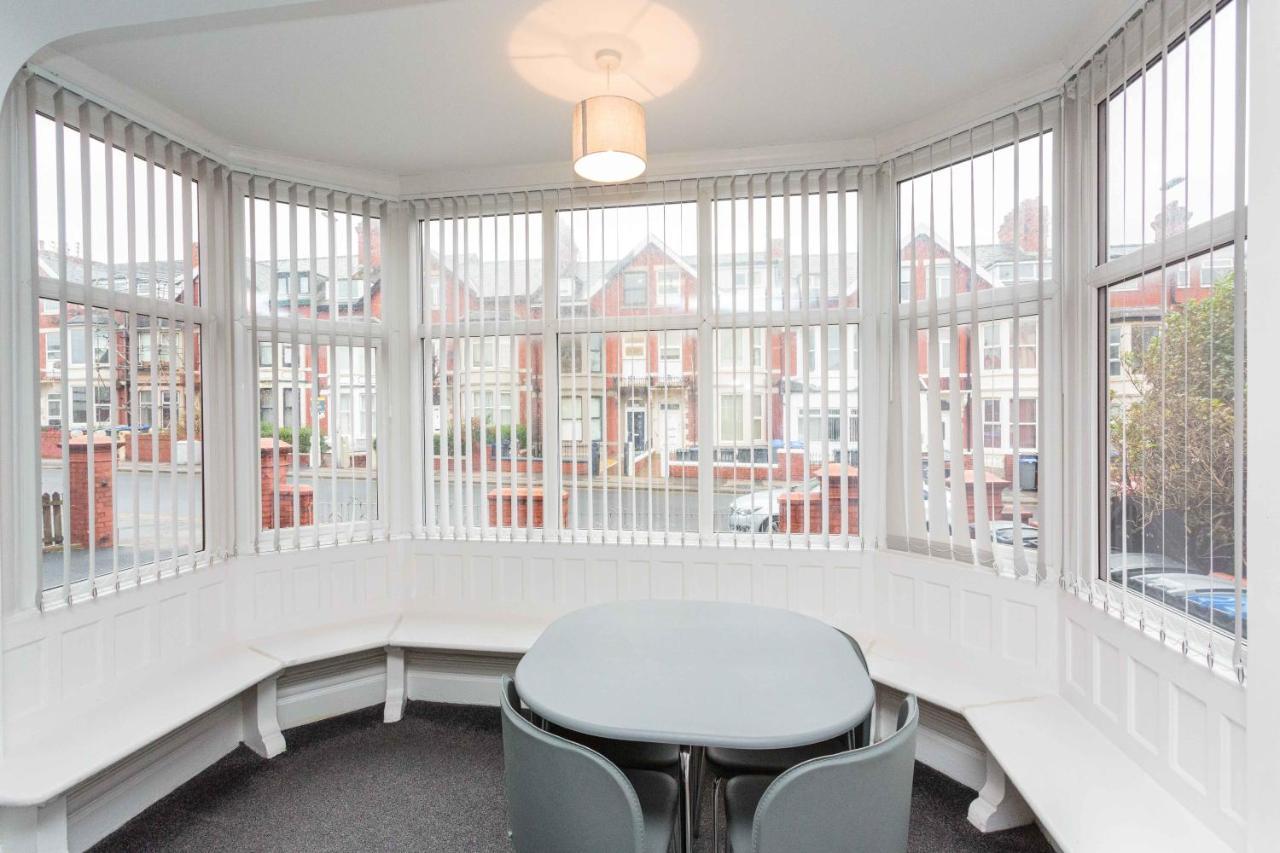 Cherry Property - Orange Apartment Blackpool