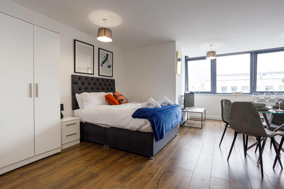 Charming Studio In Central Apartment