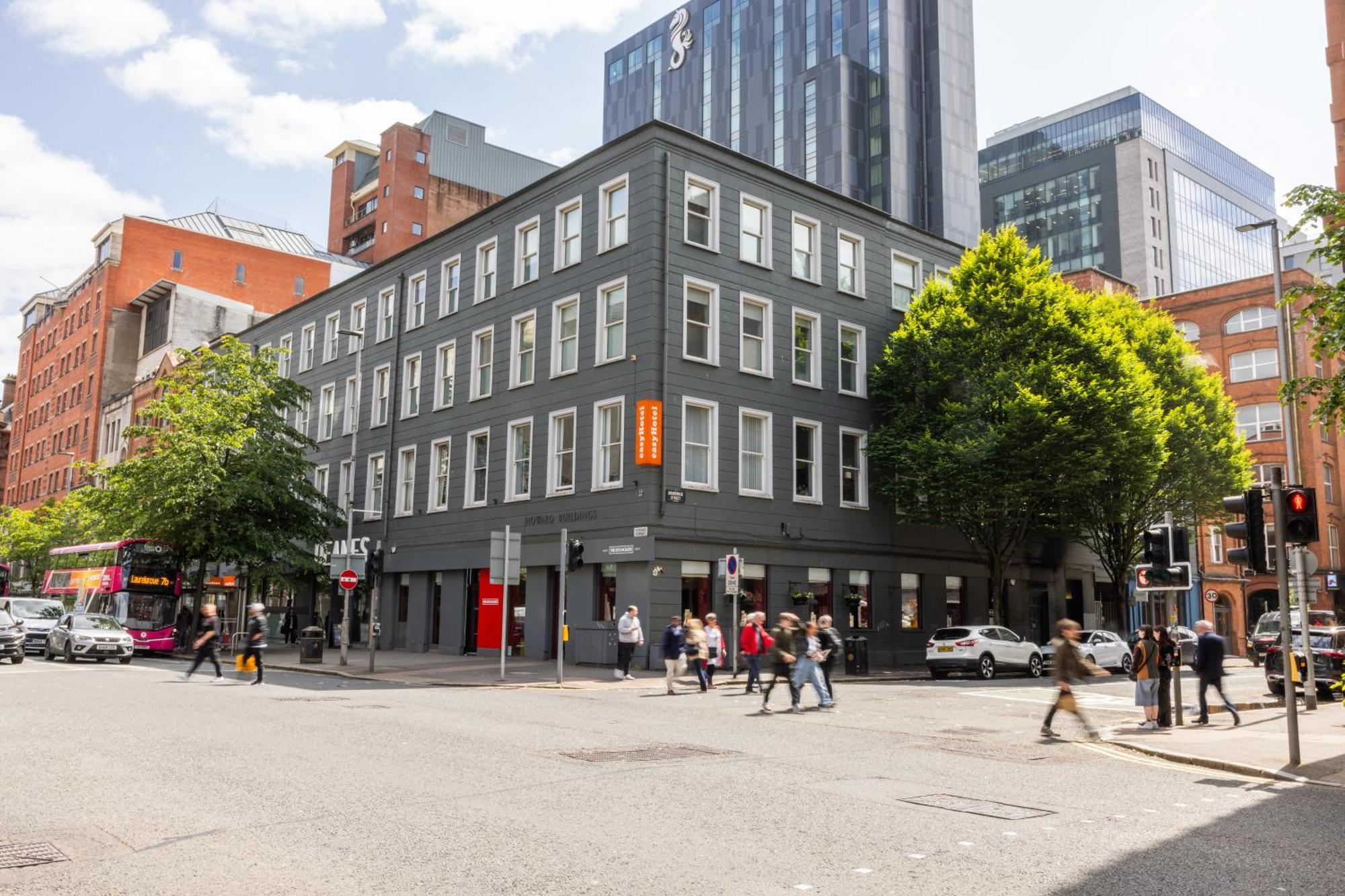 Easyhotel 3*
