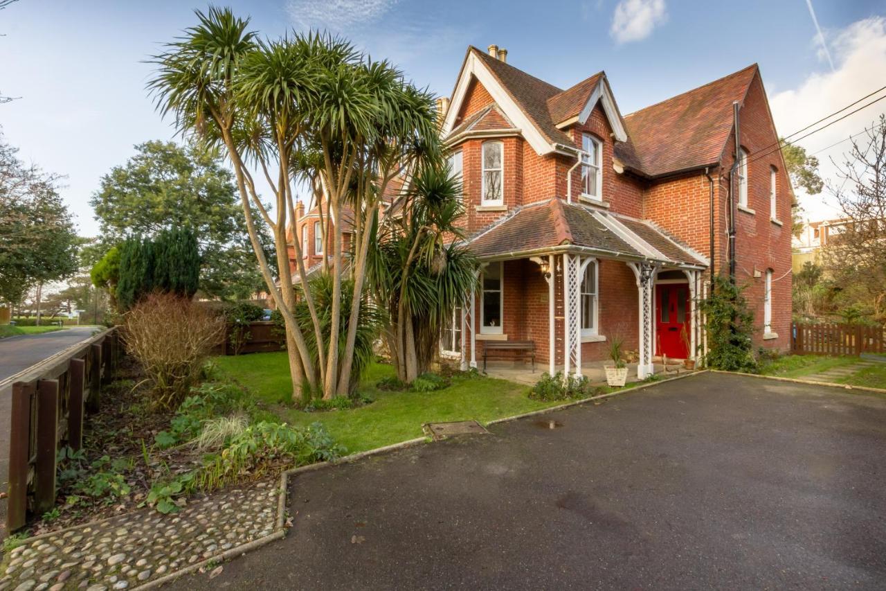 Chart House Totland (Isle Of Wight)