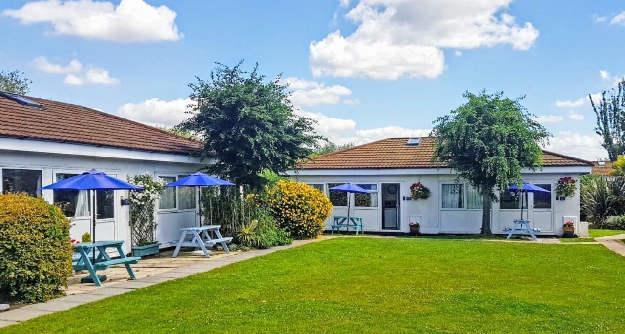 Warren Holidays 4*