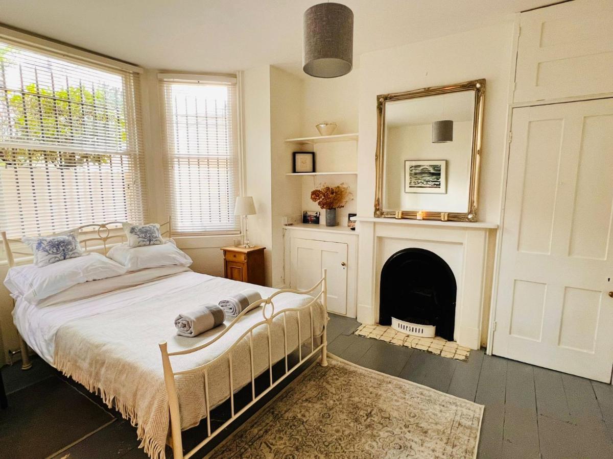 Apartamento Pretty Studio, 2 Minutes To Beach! Self-contained.
